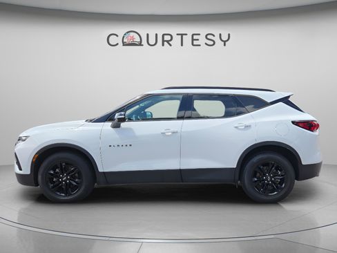 Used 2021 Chevrolet Blazer LT AWD/4WD image 2