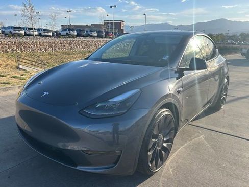 Used 2022 Tesla Model Y Performance AWD/4WD image 3