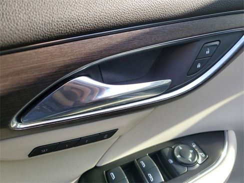 Certified 2023 Buick Envision Avenir image 24