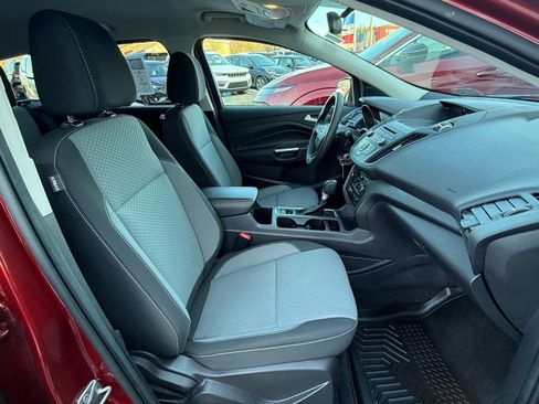 Used 2017 Ford Escape SE image 19
