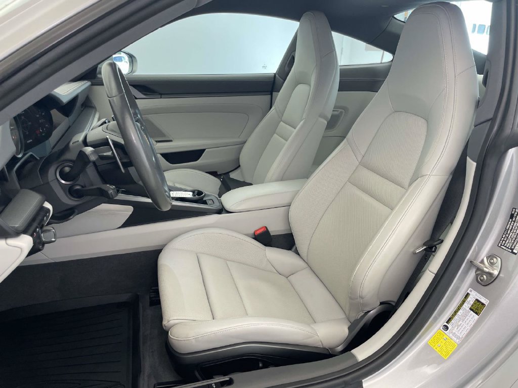 Certified 2024 Porsche 911 Carrera RWD image 5