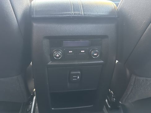 Used 2023 Chevrolet Traverse LT AWD/4WD image 21