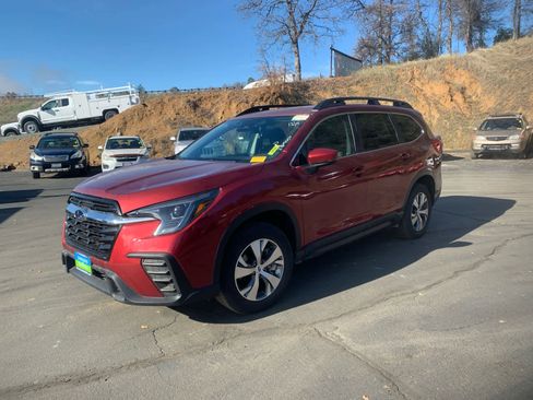 Used 2024 Subaru Ascent Premium w/ Convenience Package image 1