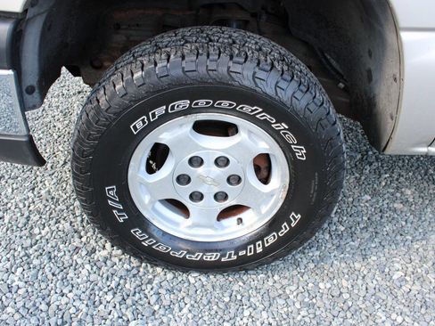 Used 2004 Chevrolet Avalanche 4x4 image 23