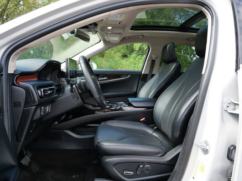Used 2021 Lincoln Nautilus Reserve AWD/4WD image 10