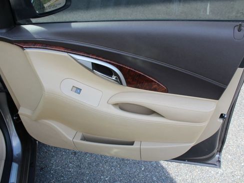 Used 2010 Buick LaCrosse CXL w/ Luxury Package image 20