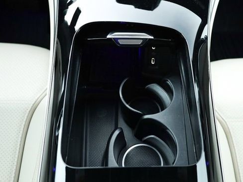 Certified 2025 Mercedes-Benz GLC 300 image 23