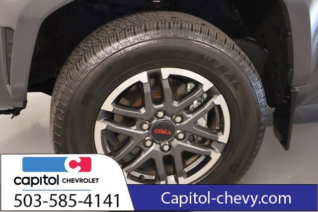 Used 2024 Toyota Tacoma TRD Sport w/ TRD Sport Premium Package AWD/4WD image 9