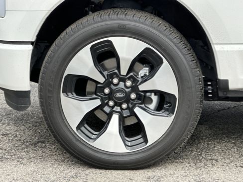 Certified 2024 Ford F150 Lightning Platinum image 26