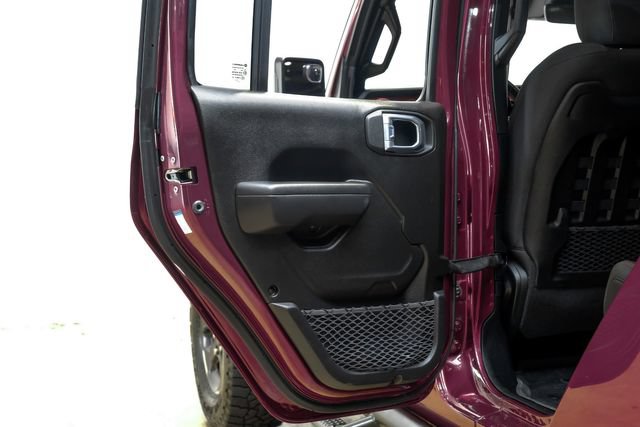 Used 2022 Jeep Gladiator Rubicon w/ LED Lighting Group AWD/4WD image 98