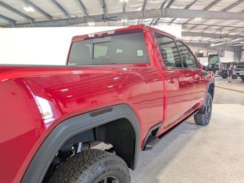 Used 2024 GMC Sierra 2500 AT4 w/ AT4 Premium Plus Package AWD/4WD image 3