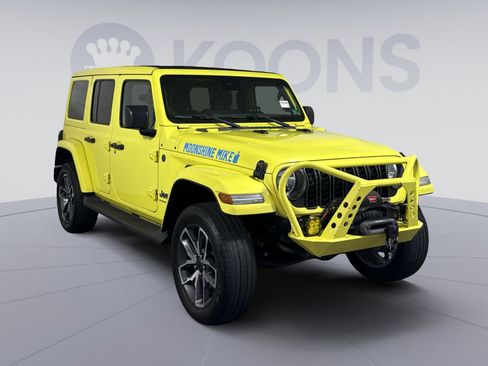 Used 2024 Jeep Wrangler Unlimited w/ Convenience Group AWD/4WD image 10