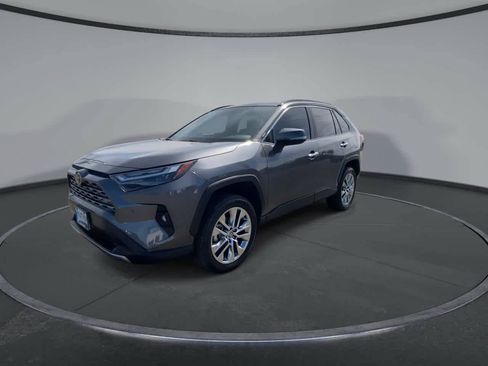 Certified 2022 Toyota RAV4 Limited w/ Limited Grade Weather Package AWD/4WD image 4