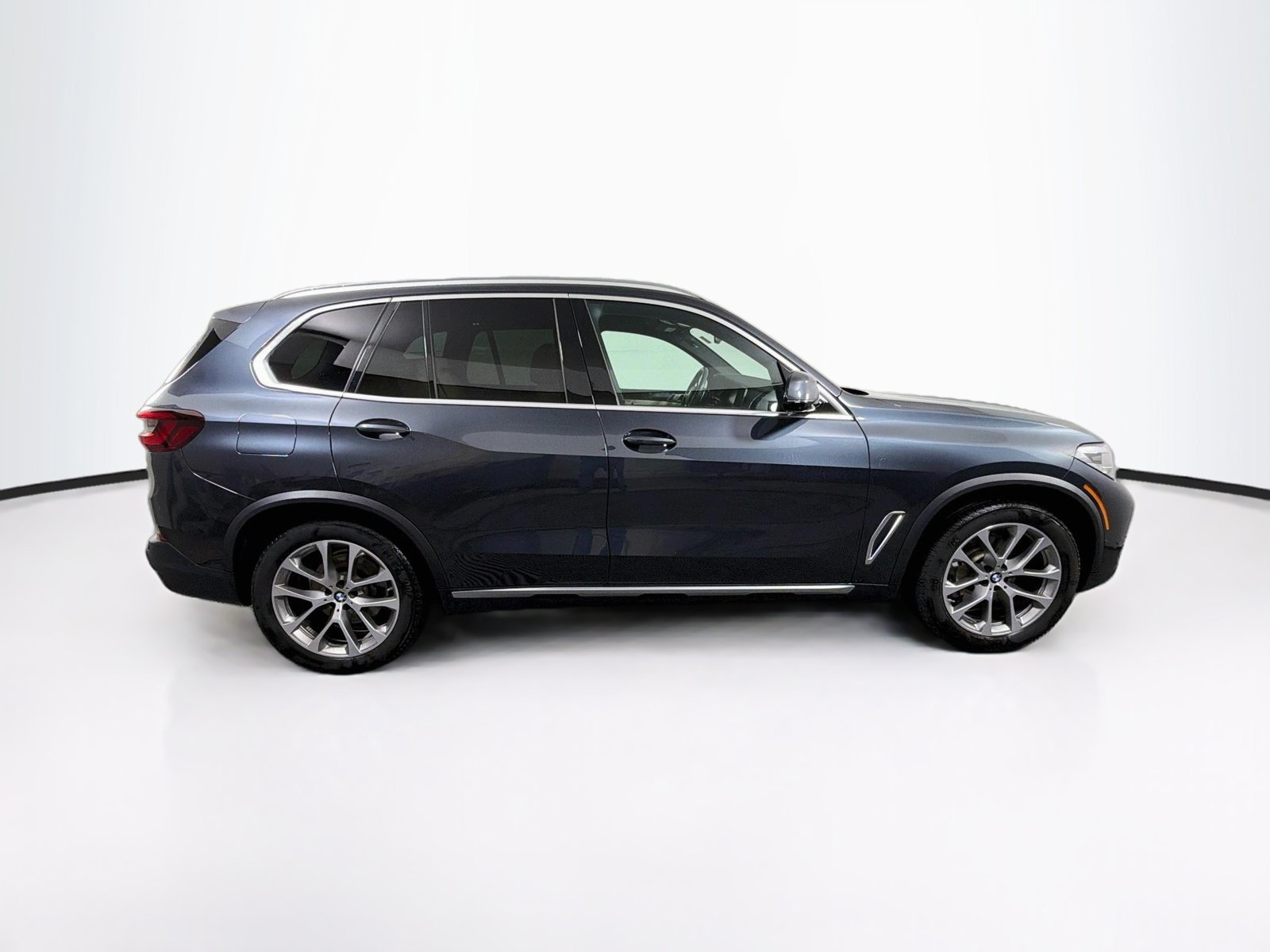 Used 2022 BMW X5 xDrive40i w/ Premium Package AWD/4WD image 8