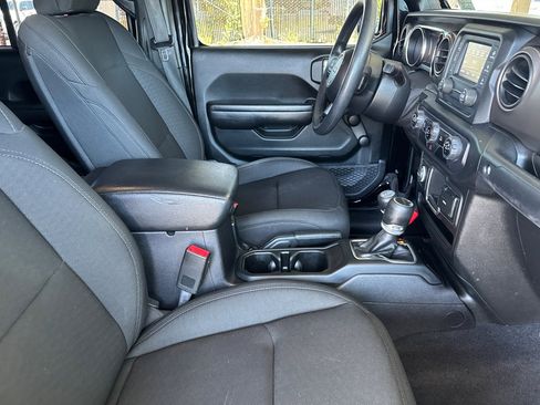 Used 2020 Jeep Gladiator Sport w/ Trailer Tow Package image 16