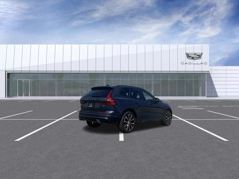Used 2023 Volvo XC60 B5 Plus w/ Climate Package AWD/4WD image 3