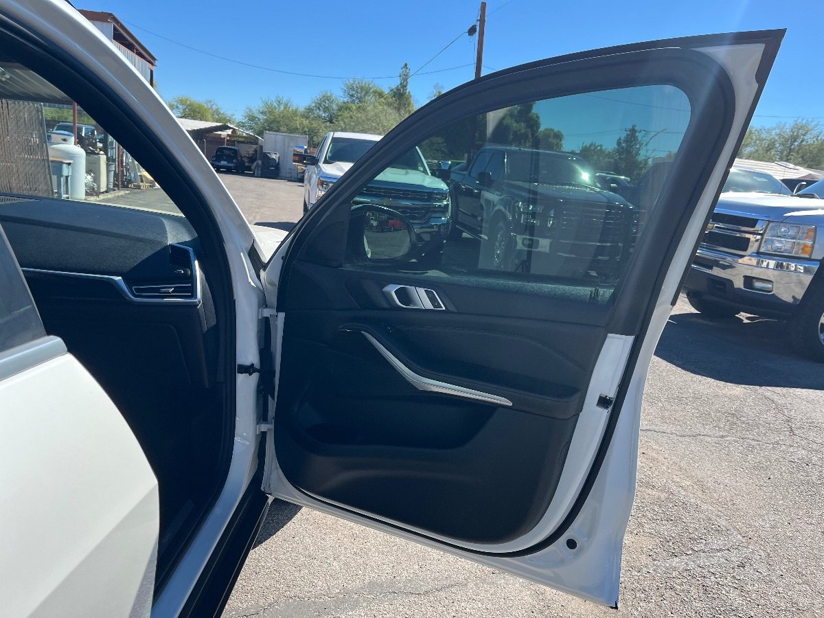 Used 2019 BMW X5 xDrive40i w/ Convenience Package AWD/4WD image 40
