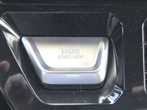 Used 2025 GMC Sierra 2500 AT4 w/ AT4 Premium Plus Package AWD/4WD image 13