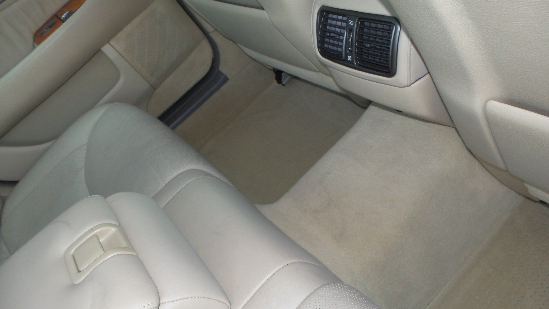 Used 2004 Lexus LS 430 RWD image 97