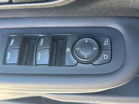 Used 2022 GMC Terrain SLE w/ Elevation Edition image 36