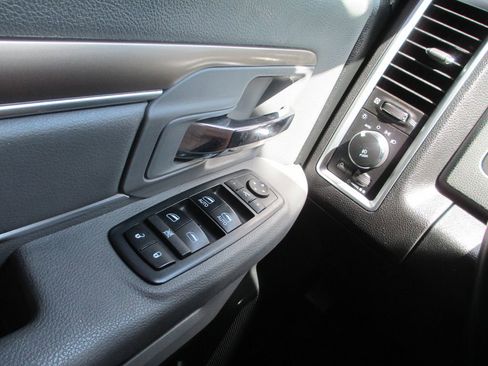 Used 2018 RAM 1500 Big Horn AWD/4WD image 26