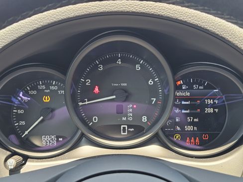 Certified 2026 Porsche Macan AWD/4WD image 16