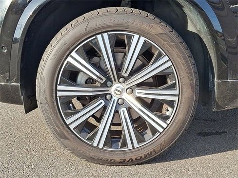 Used 2023 Volvo XC90 B6 Plus image 8