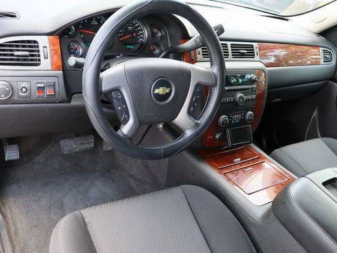 Used 2011 Chevrolet Avalanche LS image 10