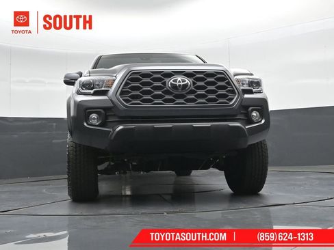 Used 2023 Toyota Tacoma TRD Off-Road image 39