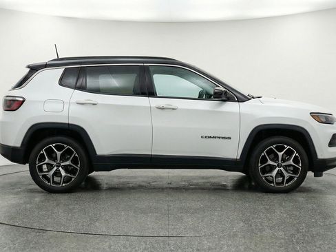 Used 2025 Jeep Compass Limited AWD/4WD image 11