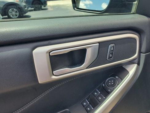 Certified 2023 Ford Explorer XLT RWD image 15