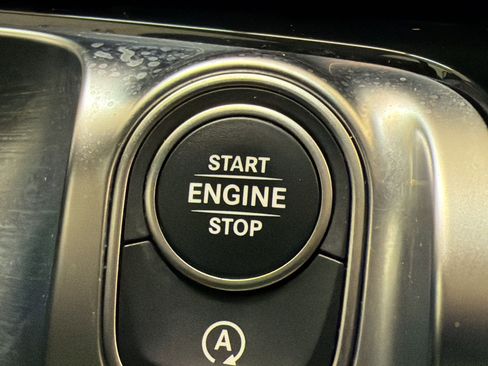 Used 2021 Mercedes-Benz GLB 250 4MATIC image 25