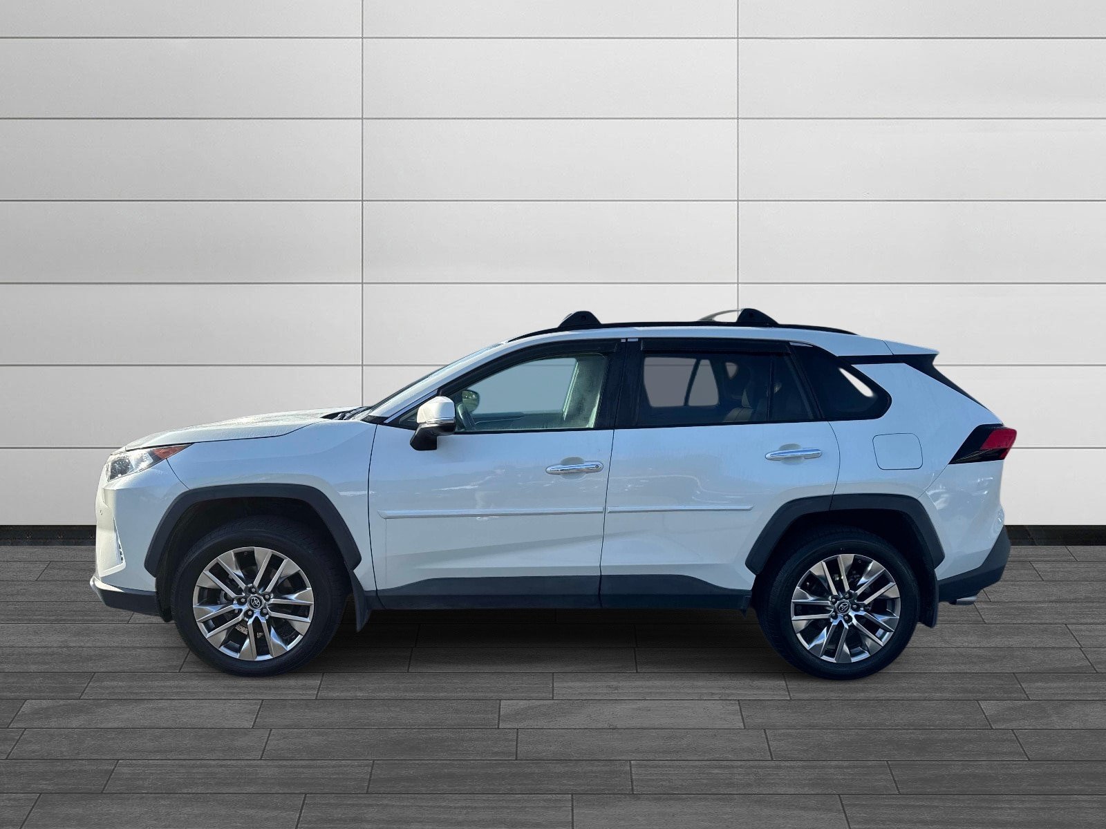 Used 2019 Toyota RAV4 Limited w/ Advanced Technology Package AWD/4WD image 6