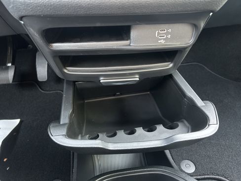 New 2026 Chrysler Pacifica Select image 46