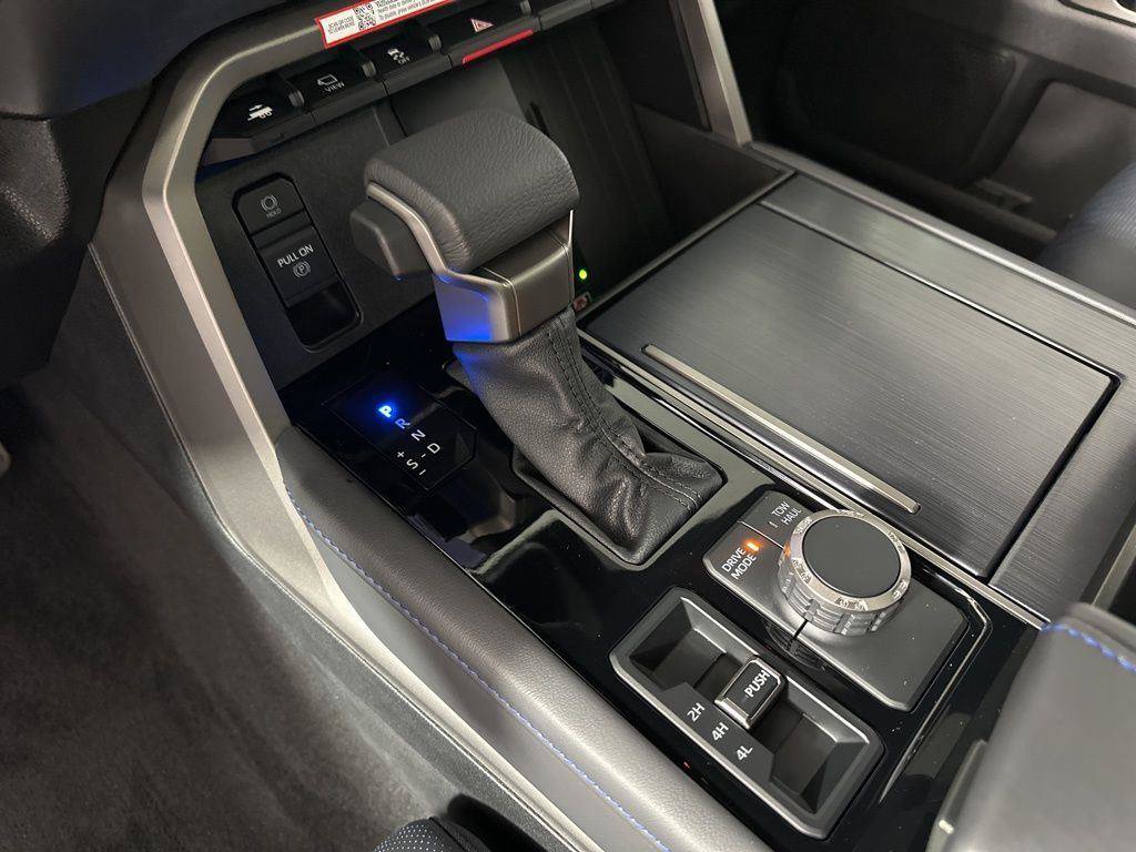 Used 2026 Toyota Sequoia Platinum AWD/4WD image 31