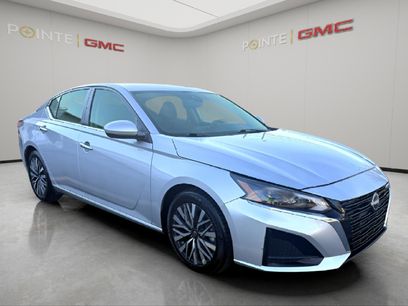 Used 2023 Nissan Altima 2.5 SV