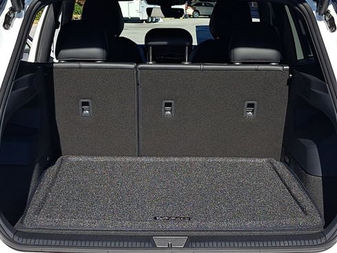 New 2026 Volkswagen Tiguan SE R-Line image 13