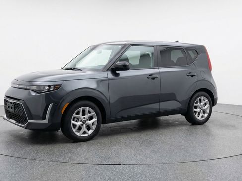 Used 2025 Kia Soul LX w/ LX Technology Package FWD image 3