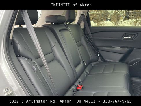 Used 2025 Nissan Rogue SV w/ SV Premium Package image 33