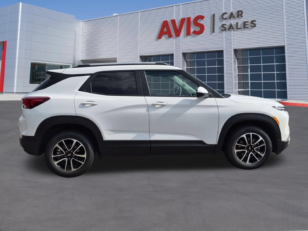 Used 2025 Chevrolet TrailBlazer LT AWD/4WD image 5