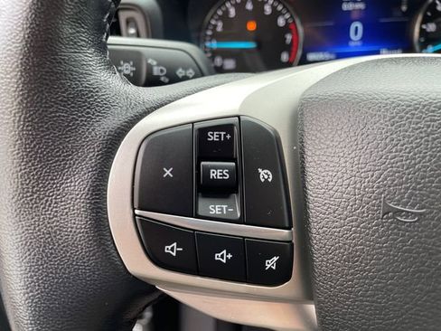 Used 2023 Ford Explorer XLT image 32