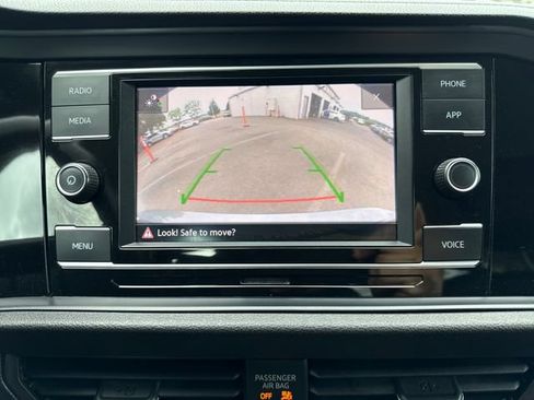 Used 2024 Volkswagen Jetta SE FWD image 23