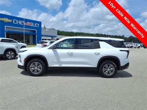 New 2025 Chevrolet Traverse LT w/ Driver Confidence Package image 2