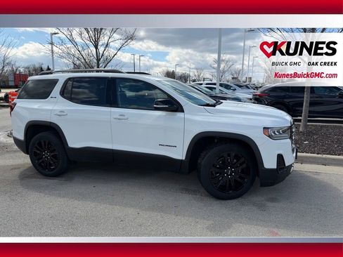 Used 2021 GMC Acadia SLE w/ Driver Convenience Package image 4