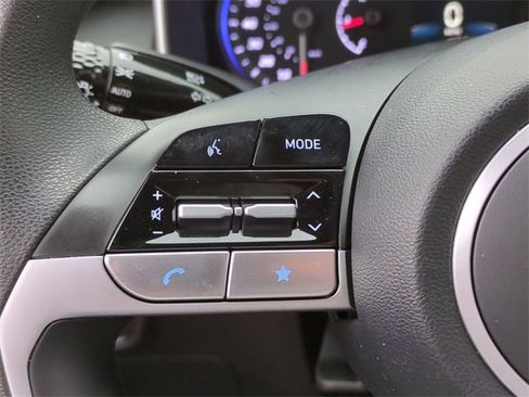 Used 2024 Hyundai Santa Cruz SE image 23