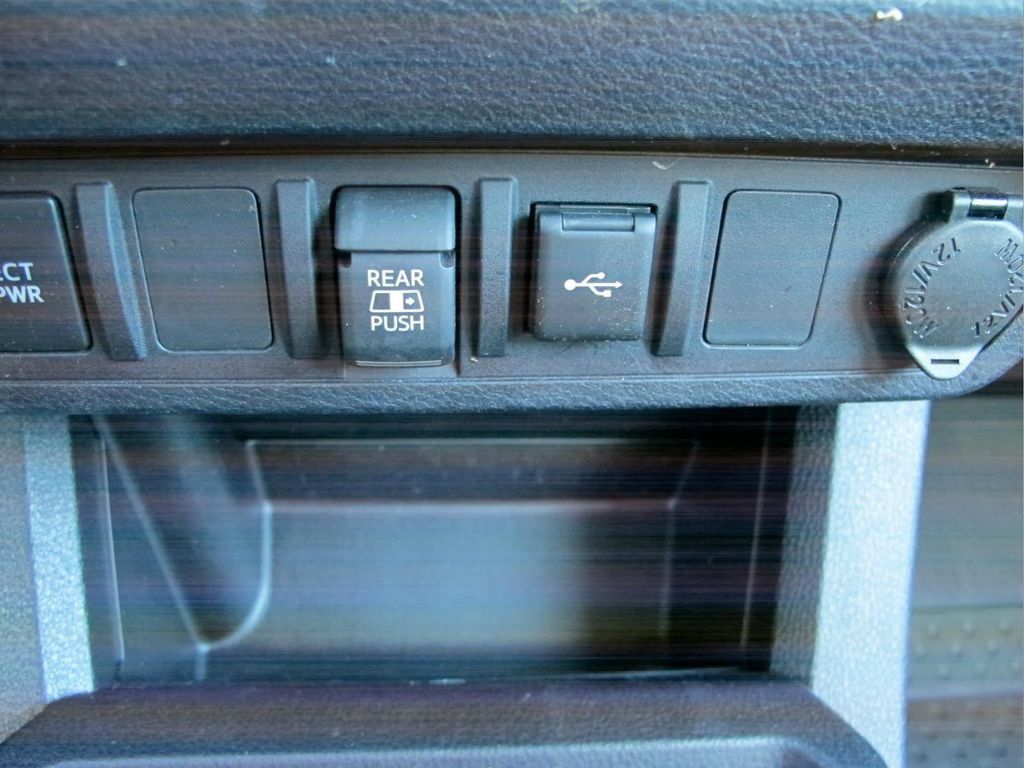 Used 2023 Toyota Tacoma SR5 w/ Technology Package AWD/4WD image 16