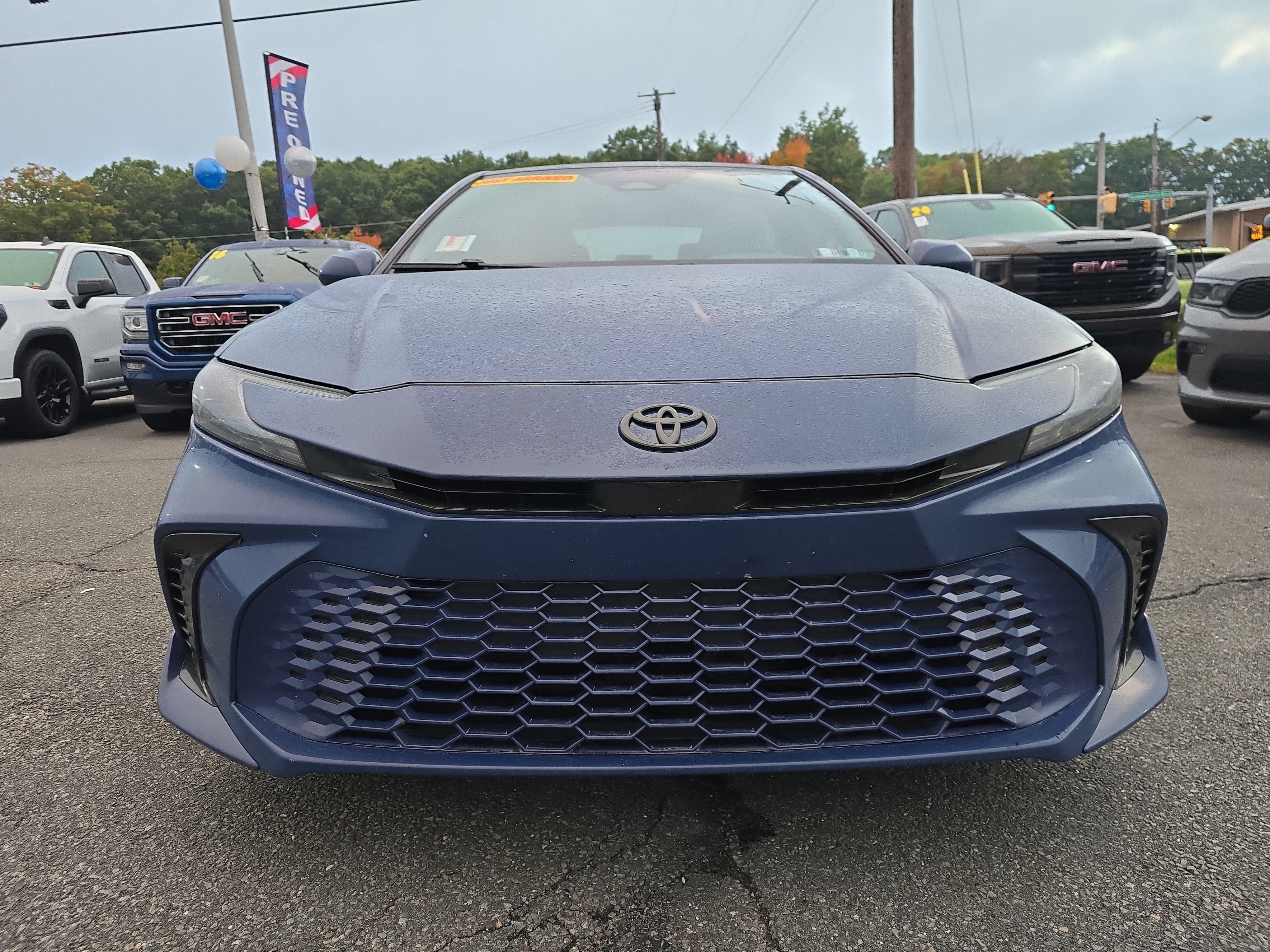 Used 2025 Toyota Camry XSE FWD image 6