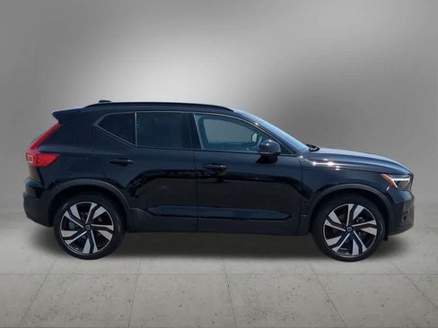 Used 2023 Volvo XC40 B5 Plus w/ Protection Package Premier AWD/4WD image 7