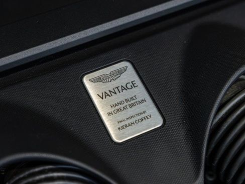 Used 2025 Aston Martin V8 Vantage Coupe RWD image 23