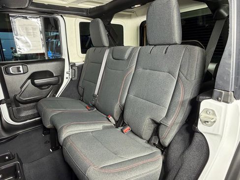 Used 2024 Jeep Wrangler Unlimited Rubicon w/ Convenience Group image 17